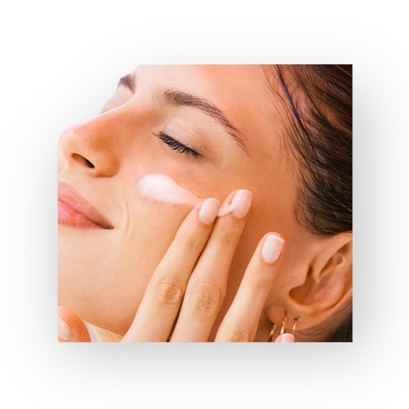 free w/$50 order new Tata Harper 𖦹 Repairative Moisturizer 𖦹 Luxe Travel Sealed - Picture 3 of 16